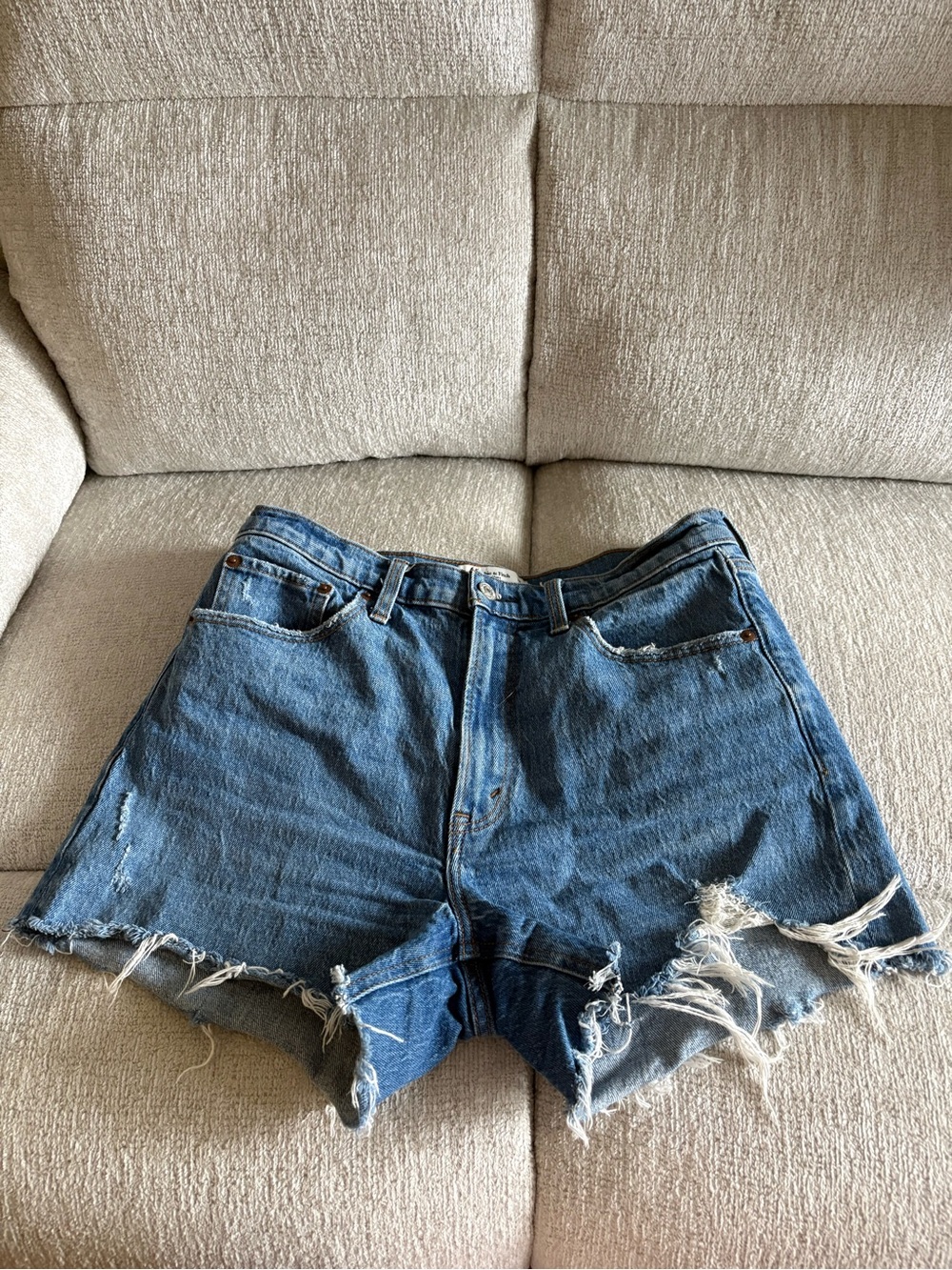 Abercrombie & Fitch Mom Short High Rise